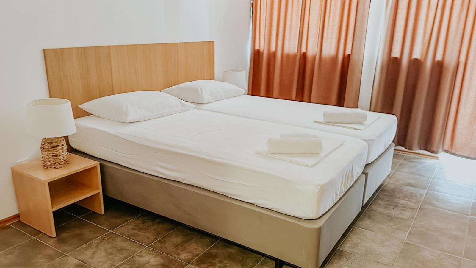 Motel Ljetni Raj Baska Voda Exterior photo